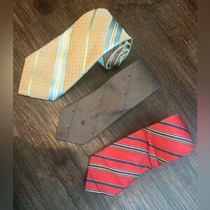 LOT OF 3 VINTAGE, AUTHENTIC CHRISTIAN DIOR MENS TIES ! CIRCA 1970 ! ITALIAN SILK